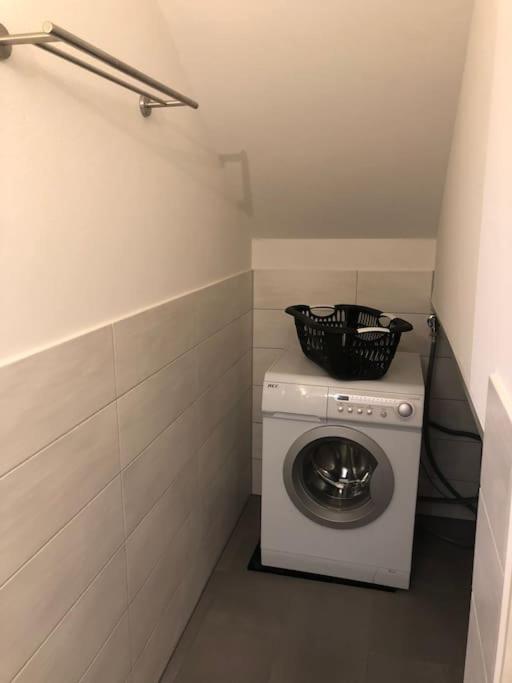 Ferienwohnung Mit Blick Auf Den Feldberg Weilmunster Exterior foto